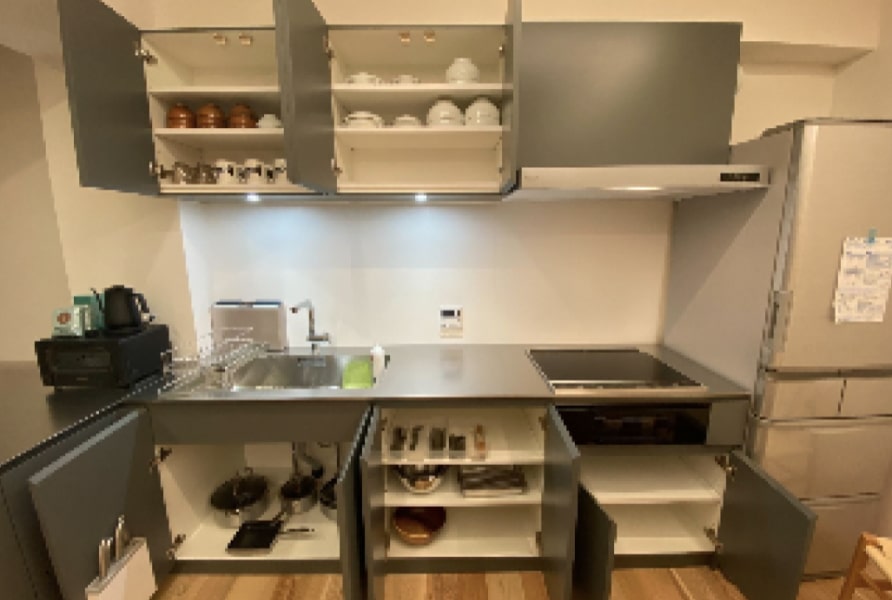 ボウル、ザルなどのキッチン備品